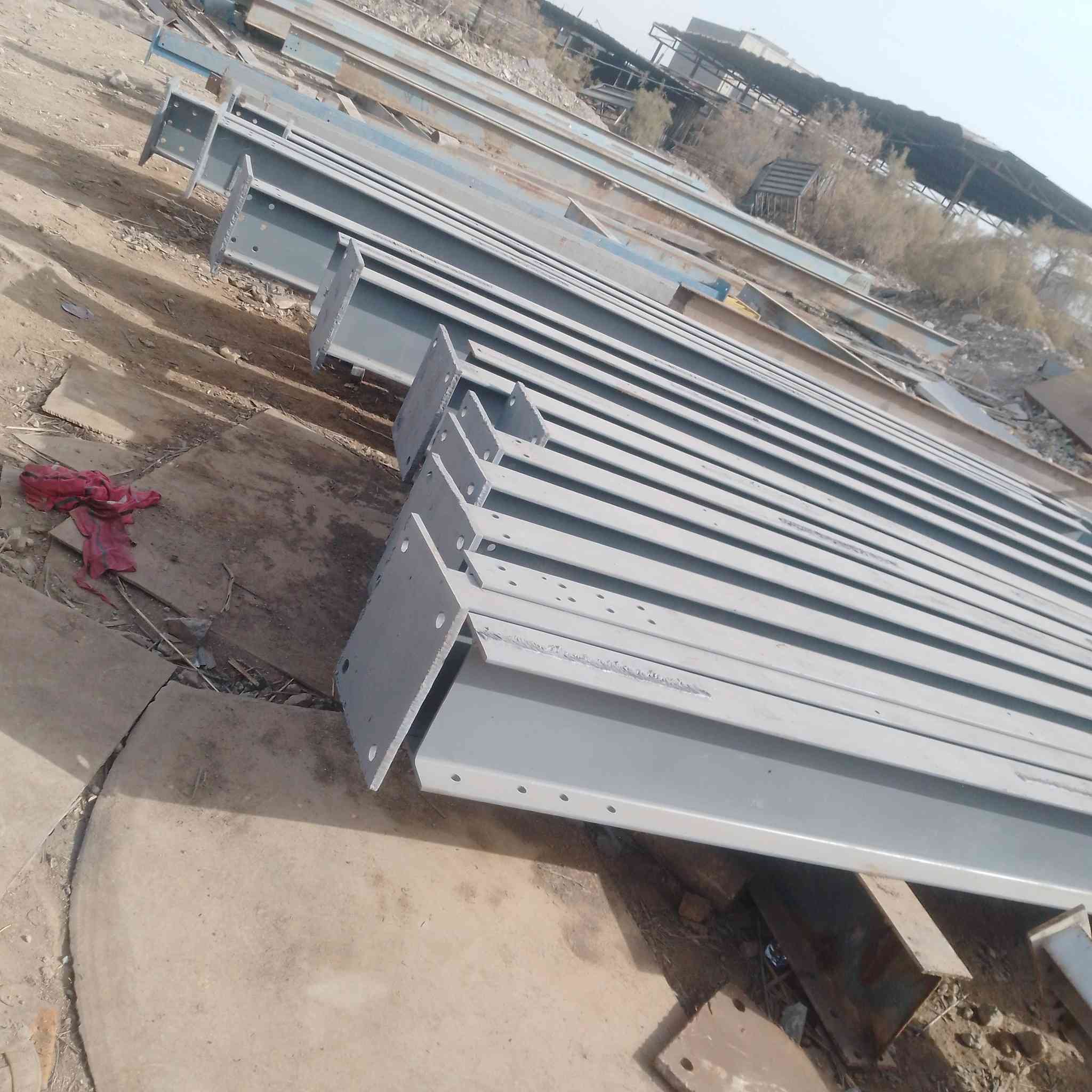 جملوان فقط قواس كامل العرض 10وانص والنزال40والارتفاع 5وانص بغداد ***********
