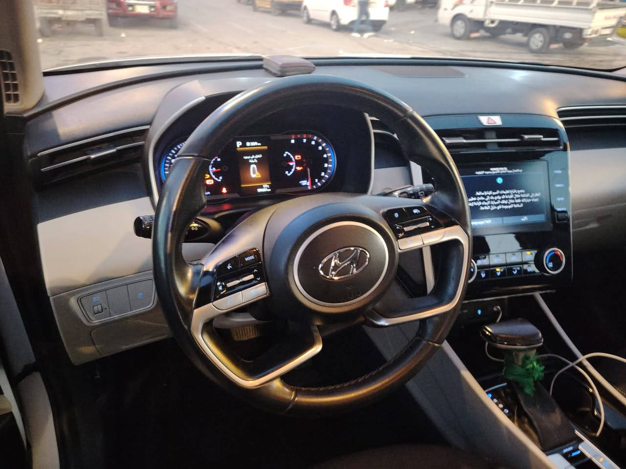 هونداي توسان ٢١ فول مواصفات عدا الفتحة ماشية ٥٩ رقم بغداد كفالة عامة عدا دحجة تحت الدعامية الخلفية نتيجة الرجوع على بلوكة موضحة بالصورة بأسمنه السيارة سنوية جديدة قبل ٣ أشهر مستلميهة للأستفسار الأتصال *********** مكان السيارة كربلاء السعر ٢٠٥. وبيهة مجال بسيط
