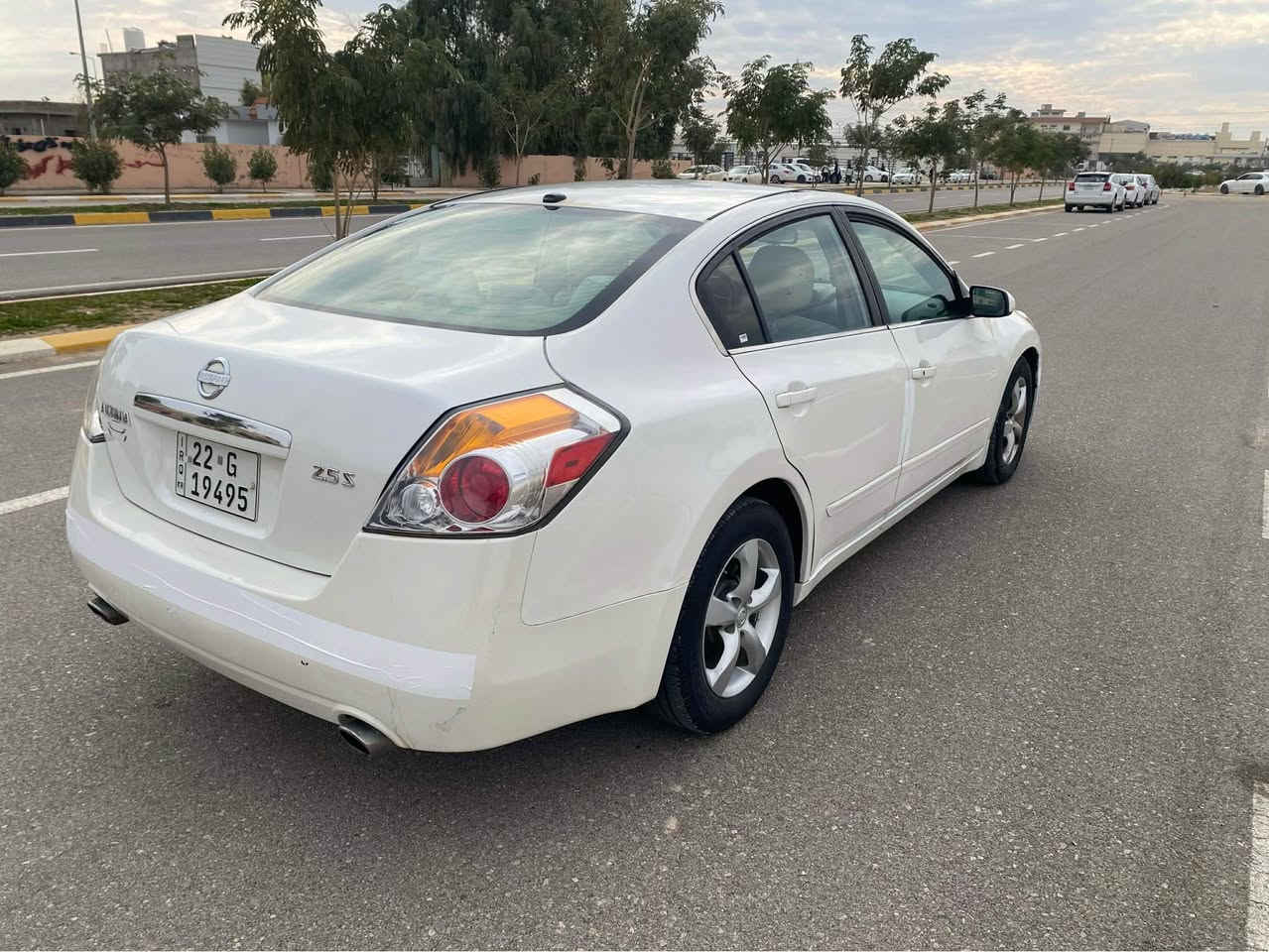 نیسان ئالتیما
مۆدێل2008کراوە 2012
رەقەم هەولێر
گێر و مەکینەی بەشەرت تازە بۆی گۆراوە ئەوروپیە
ناو زەرد
4تایەی تازە
پێش و پاشی تازە گۆراوە
3پارچە بۆیاخە ناو گرتنی نیەتەنها تۆزێک لای لایتەکەیە
رەسمی سۆنەرەکەیم  داناوە
سەیارەکە جوانە و بێ مەسرفە
سعري:85مجالي کەم
*********** كالار, السليمانية
