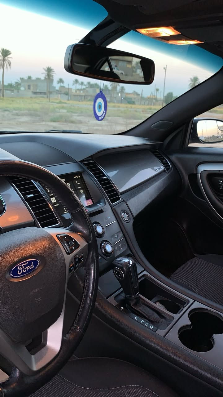 السلام عليكم 
فورد تورس 2018
مواصفات sel
شاشة كبيرة وبصمة وتشغيل عن بعد 
كشنات مخمل وكهرباء 
كامرة خلفية وحساسات 
رقم بغداد بسمي 
حادثها بنيد وجاملغ 
مكانها بغداد 
سعرها 148 
رقمي ***********
