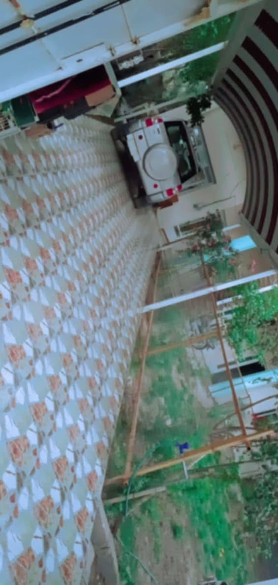 السلام عليكم
بيت طابو زراعي سند ٢٥

تحويل مباشر مساحه ٦٠٠متر واجها على التبليط صب كونكريت يحتوي على غرفتين ارضي ومطبخ وهول وحمام داخلي ومظيف وغرفه فوك البيت جاهز سيراميك ووارظيه وطارمه ومشتمل ويا داخل القطعه بيع مستعجل
المكان ورديه خارج فرع جامع محمد الباقر منطقه فلاح المشعل قريب على مدرسه السواعد أكرر بيع مستعجل ***********سعر ١٣٩ وبي مجال
