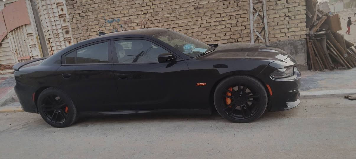 السلام عليكم جارجر للبيع فئة السكات باك
موديل 2022 أصل دخلت العام بعدهي بالهزه 
ماشية 26 الف قابل للزياده 
 محرك 8 سلندر  6400cc المحرك كفاله برغي ما مفتوح 
رقم الشاصي 2c3cdxgj3nh264801
بيها حادث جاملغ خلفي 
   وصبغ  جماليه للبنيد 
مكاني كربلاء  
باسمي تحويل ثاني يوم
السعر 243 بيها مجال
 للاستفسار  ***********
