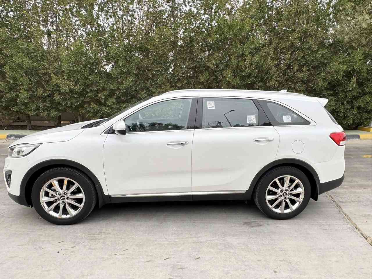 السلام عليكم سورنتو 2018 كويتي فول موصفات 
رقم بغداد سنويه بسمي مكفولة كفاله عامه جديده 
بيه بارد بسيط موضح بلسونار سياره ماشيه 87الفKM
مكينه 6سلندر مامفتوحه كير مامفتوح على وضع شركه
بصمه بيبيان بصمه تشغيل بنوراما جنطه كهربائيه كرسي كهرباء شاشه كامره حساس خلفي امامي زراك لايت لد امامي خلفي ويل كروم تبريد 3قطع ثلج ❄️ 
7راكب السعر 225 مجال بسيط جدا ***********
مكان السياره كربلاء
