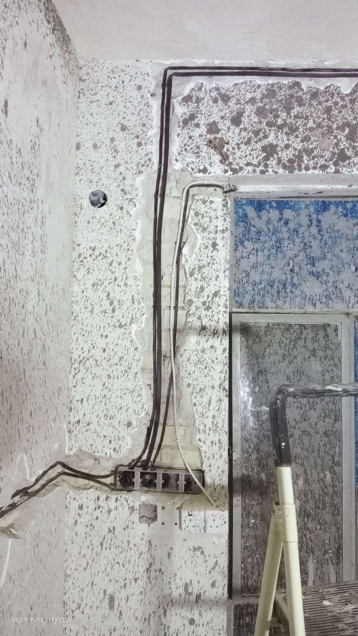 السلام عليكم شغلي اليوم اعادة تاسيس كهرباء غرفه سيمنز للتواصل ***********
