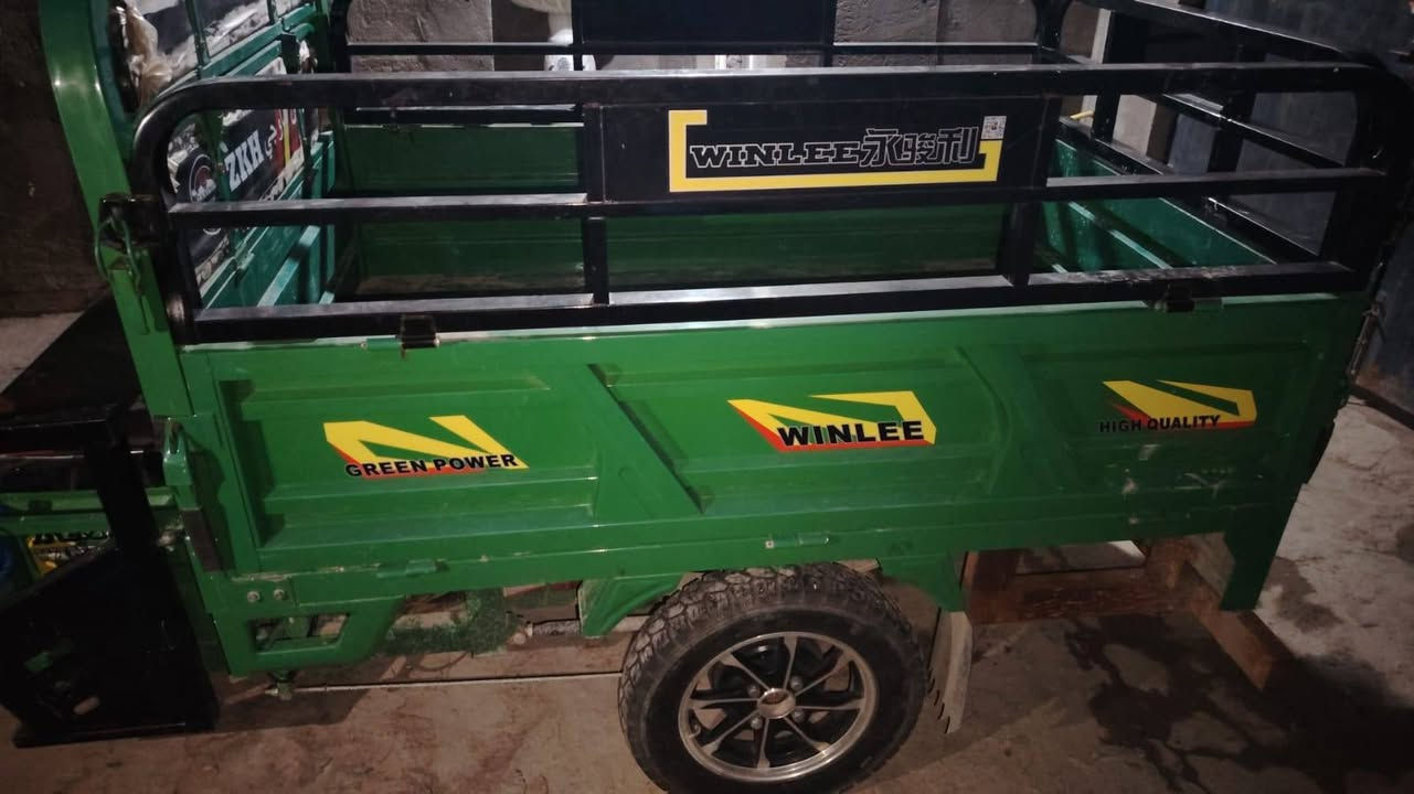 سلام عليكم. دراجة شحن حجم كبير موديل ٢٥ نضيفه اي نقص مابيها ع الفحص. هاتف ***********
