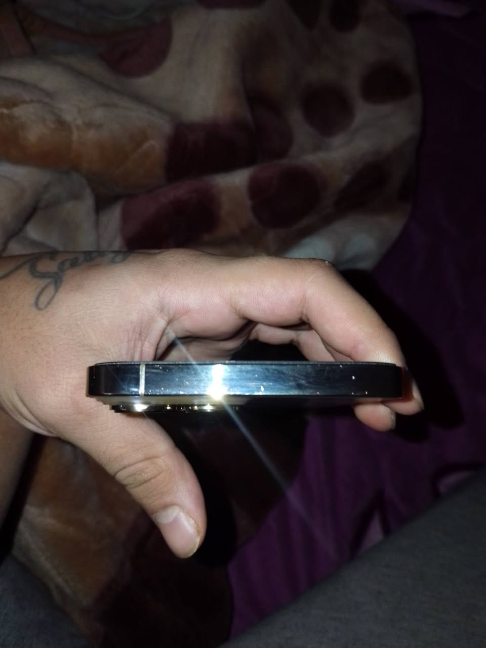 سلام عليكم ايفون 13 برو ماكس لون شبيه 16 ذاكرة 256 الشاصي شخط مابي الجهاز وتر بروف افحصه بكل مكان ماستر الجهاز كارتونه موجوده مالته مطابقه نموذج AA/A عربي شرق اوسط بطاريه 85 شرط مملعوب بيها وين ماتريد تفحص افحص ع ضمان شحن يوم كامل يمشيني واذا استخدمته هواي مرتين باليوم جهاز لگطه لان محتاج رايد ابيعه *********** مكاني بغداد
