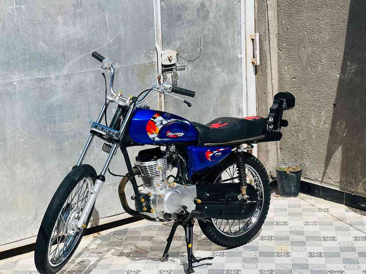 السلام عليكم دراجه للبيع المكينه 25 والتعميره 26  السعر خاص مو شراي اطلع كبل وهاذه رقمي. *********** المكان سوق الشيوخ.
