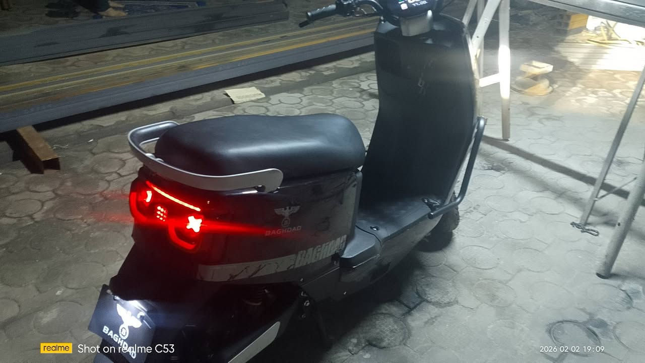 سلام عليكم
دراجه شحن سرعه 75KM
دراجه بيها ست بطاريه 
بيها بصمه تحكم عن بعد 
لون اسود
بريك بنزات 
بيها ثلاث نمر 
السعر 600,000 وبيها مجال للطيبين 
للتواصل ***********
