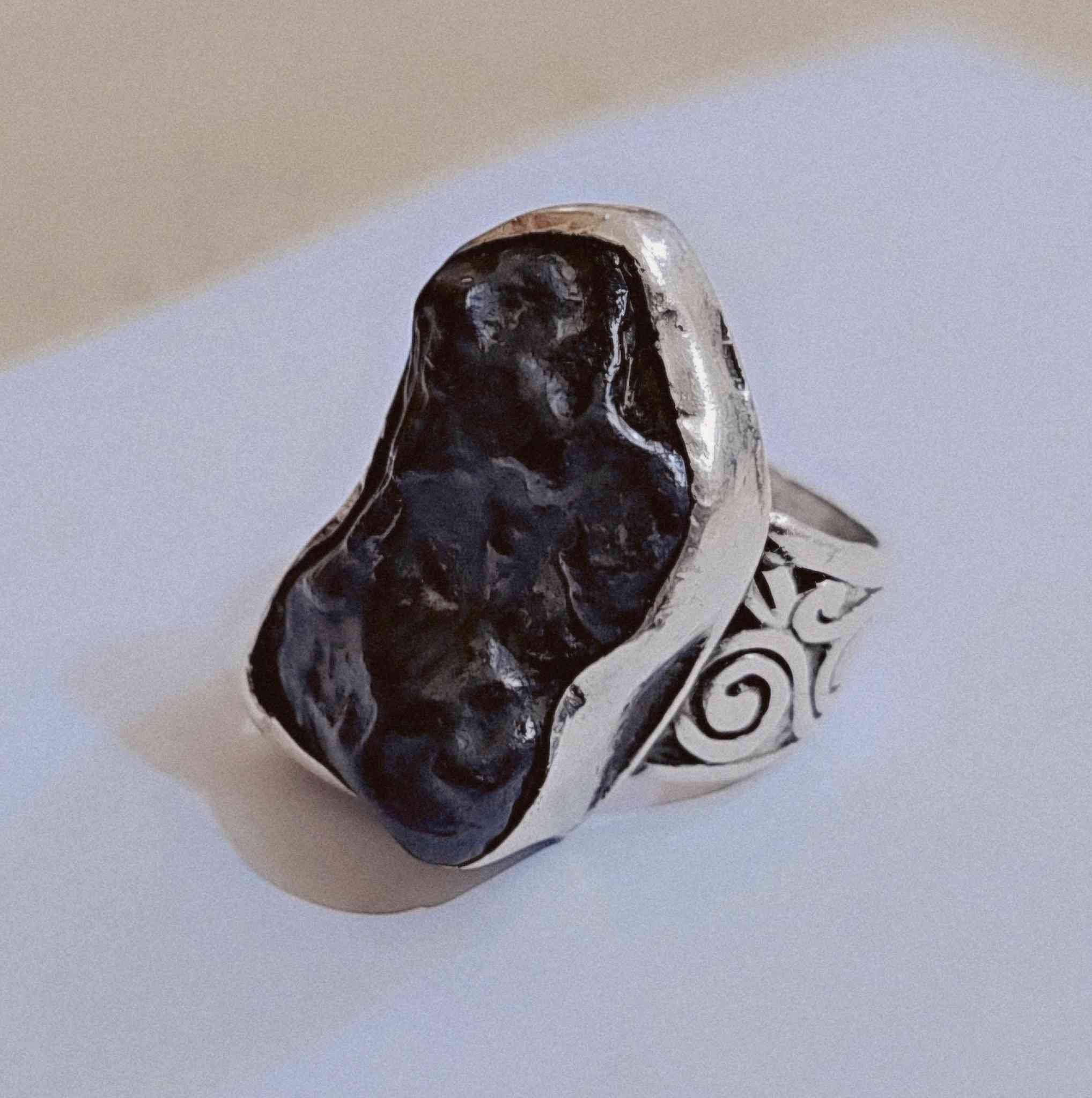 السلام عليكم
خاتم متوج بحجر الهبهاب الافريقي
خاتم خص نص
الخاتم مصور يحتوي ع اكثر من 7 خدام 🧌
مكشوف روحانيه فول حب وحب 🫂
ينباع مزامط وتحدي 🫰

فوائده الروحانيه 

1محبه عامه 😍
2جلب الحبيب والازواج 👩‍❤️‍👨
3الطاعه العمياء💃
4تهيج جنسي 👰
5خضوع 👩‍❤️‍💋‍👨
6عگد لسان🤭
واتساب 
***********
ميسان قطاع 30
