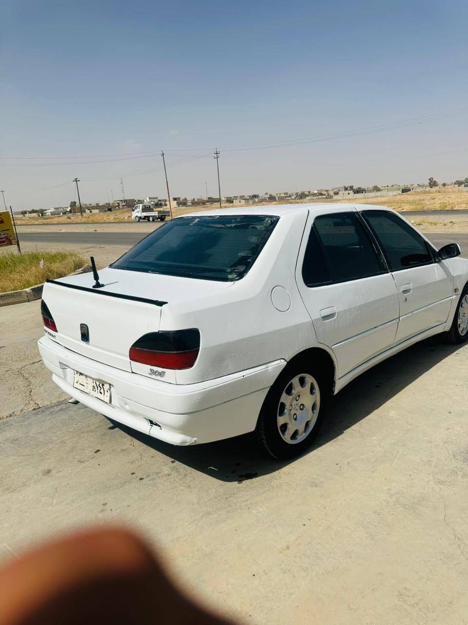 سلام عليكم بيجو 306 سياره حره بس ما ندل صاحبه عندي معلوماته كامله  وبيه واجه من لمرور سياره كير محرك شرط تبريد تايرات جديد  صدر قبل سبوع شديته داخله جديد كشره شوف لعين  سياره كامله لاخر حبابه  ربع ما تصرف عليه وراعيه بل دوره تدورله تلكه  مكان سياره العلم اتصل ***********
