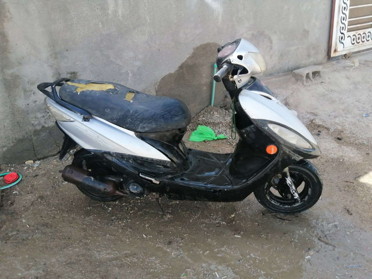 كامكو جي فور شغاله سلف هندر كهربياات كامله ما نقصه شي جاهزه ب٣٠٠ وبيه مجال مكاني فضليه ***********
