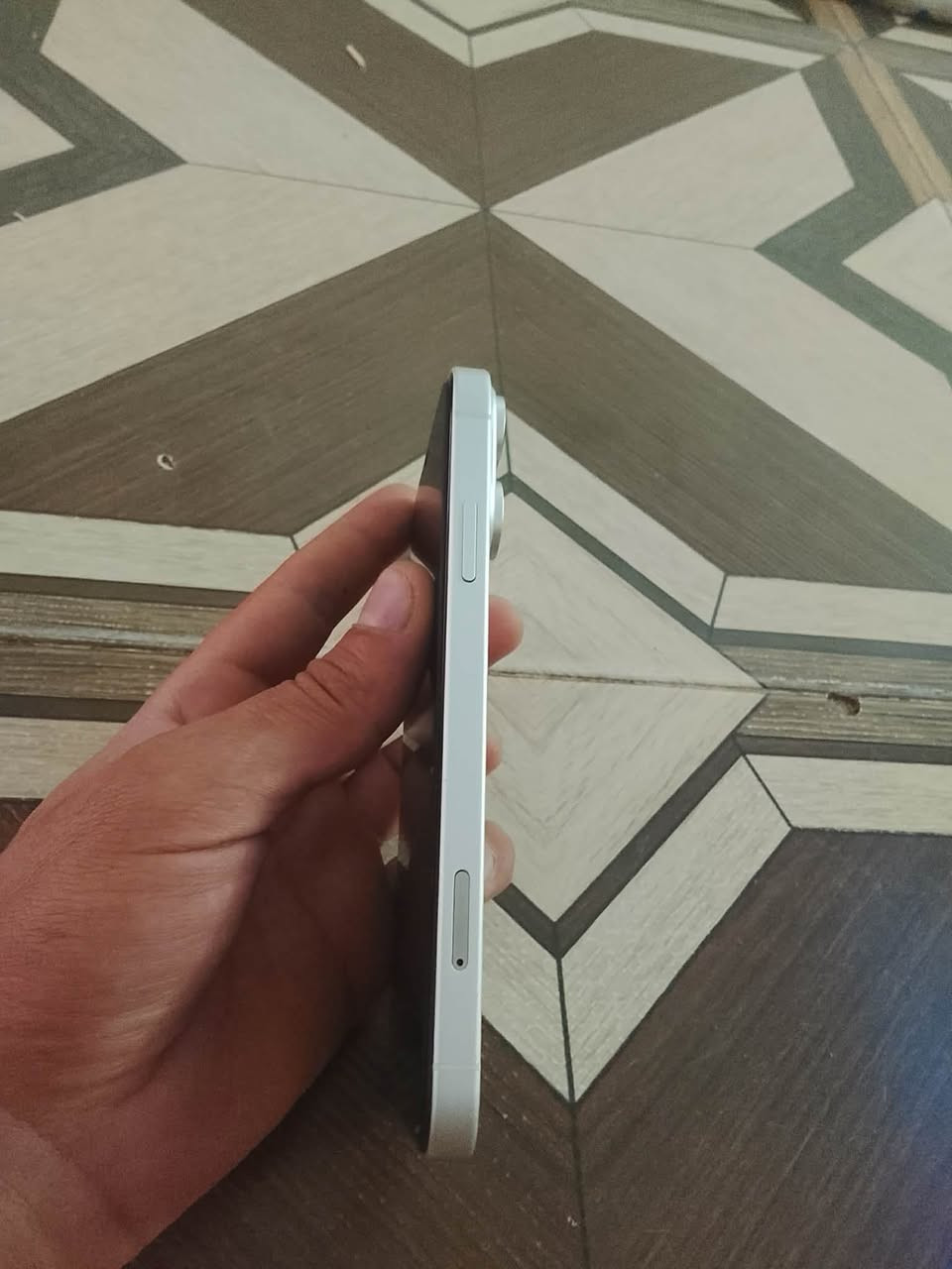 للبيع xr محور 17
فقط بطاريه مبدل اصليه 
سعر 250وبي مجال 
مكان ديالى الخالص 
***********
