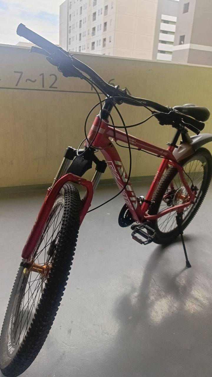 بايسكل جبلي ماركه AVYA للبيع
مواصفات البايسكل
حجم البايسكل 26 من ماركه AVYA
البريكات دسك خلفي و امامي 
دبل امامي مزدوج دهن 
قفل و فتح الدبل 
السرعات خلفي 8 سرعات 
والأمامي 3 سرعات
البريكات ماركه LMXT
الكير ماركه micro new
امانه الله ورسوله دراجه خرافيه وسريعه
استعمال اقل من شهر
مكاني بغداد مجمع بسماية A2
للاستفسار 
***********
