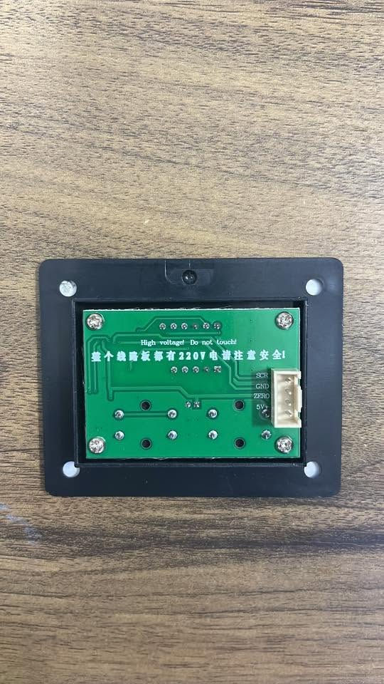 منظم جهد كهربائي (SCR Voltage Regulator) بقدرة عالية تصل إلى 10000 وات.يستخدم للتحكم في سرعة المحركات، أو تعتيم الإضاءة، أو التحكم في درجة حرارة السخانات التي تعمل بتيار متردد 220 فولت.

متوفر 5 قطع السعر/ شلع ب 60 مع التوصيل


**إذا كنت صاحب هذا الإعلان وتريد حذفه لأي سبب، رجاءا أرسل رسالة إلى الدعم الفني**