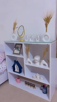 سرير • مكتبة • ميز بلازما