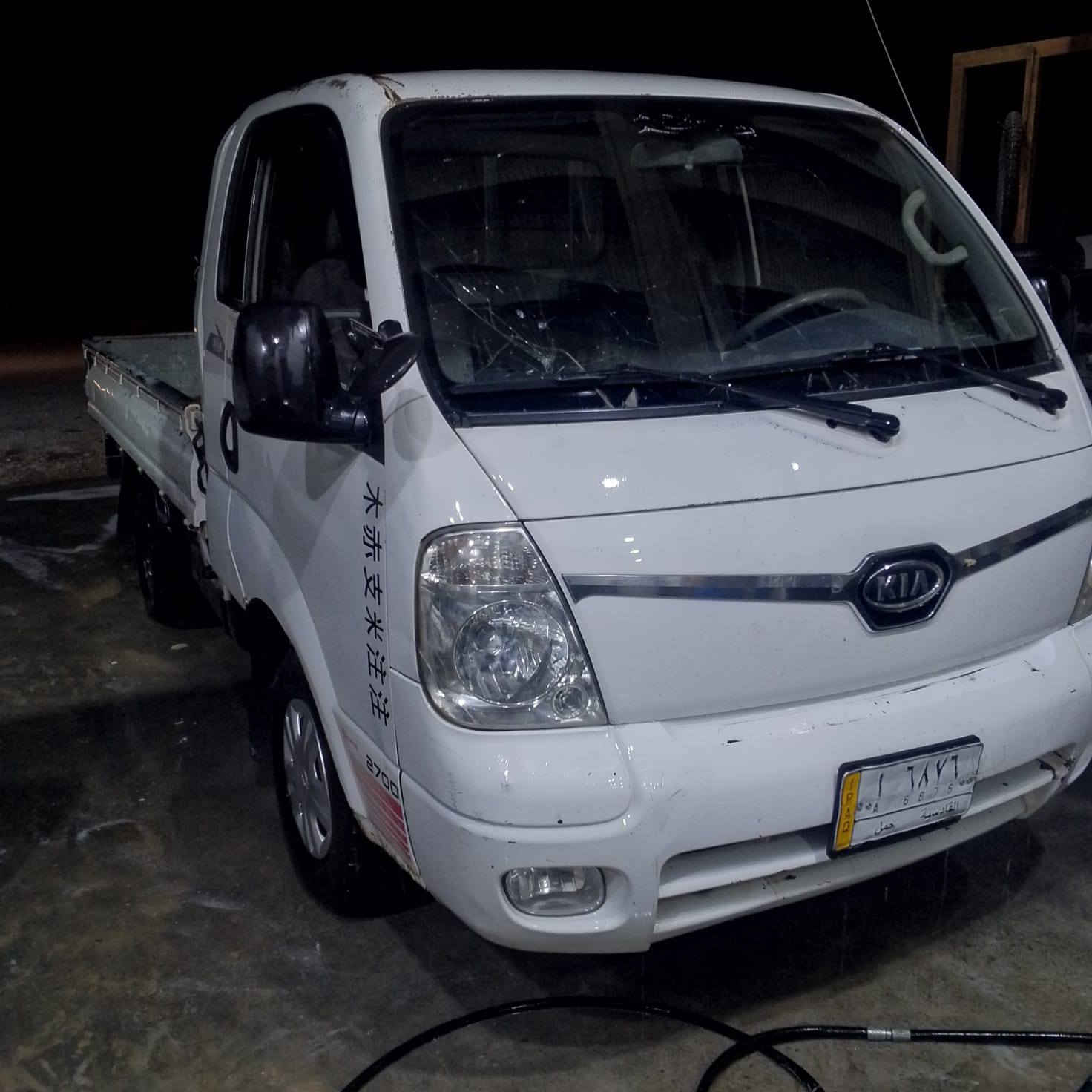 سلام عليكم كيا للبيع مديل 2012 رقم قادسيه مكفولة كفاله عامه مكينه جديده سعرها 90 وبيها مجال مكان نجف هاذه رقمي ***********
