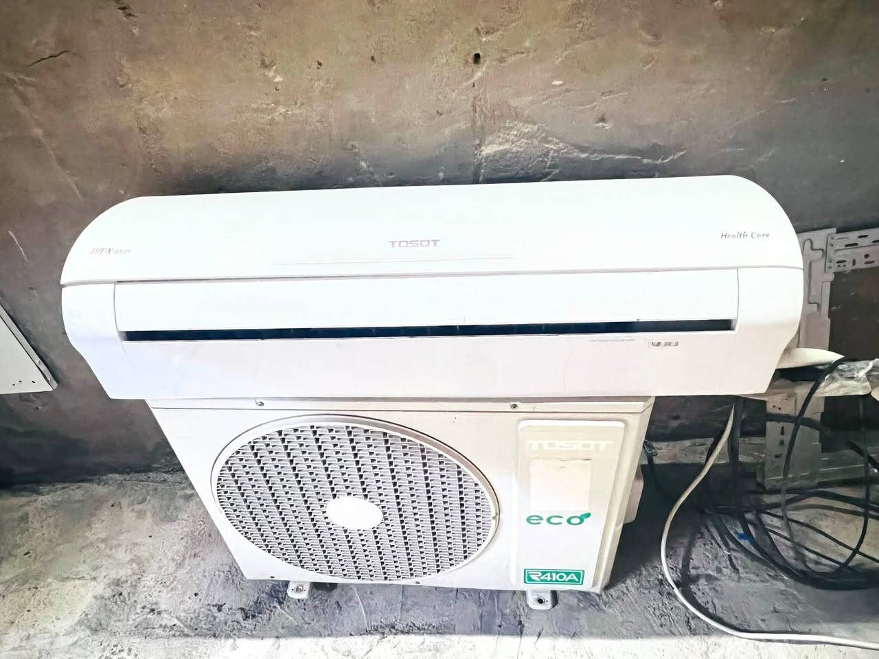 البيع سبلت توسوت  غاز 410 طنين كامل ملاحقاته يحتاجله فقط غاز عل الفحص البيع سعره 275  موجود في الشعله ***********
