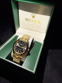 ROLEX OYSTER PERPETUAL ⌚️  1 _ سير ستانلس ستيل اصلي  2 _ المينا سوداء ...