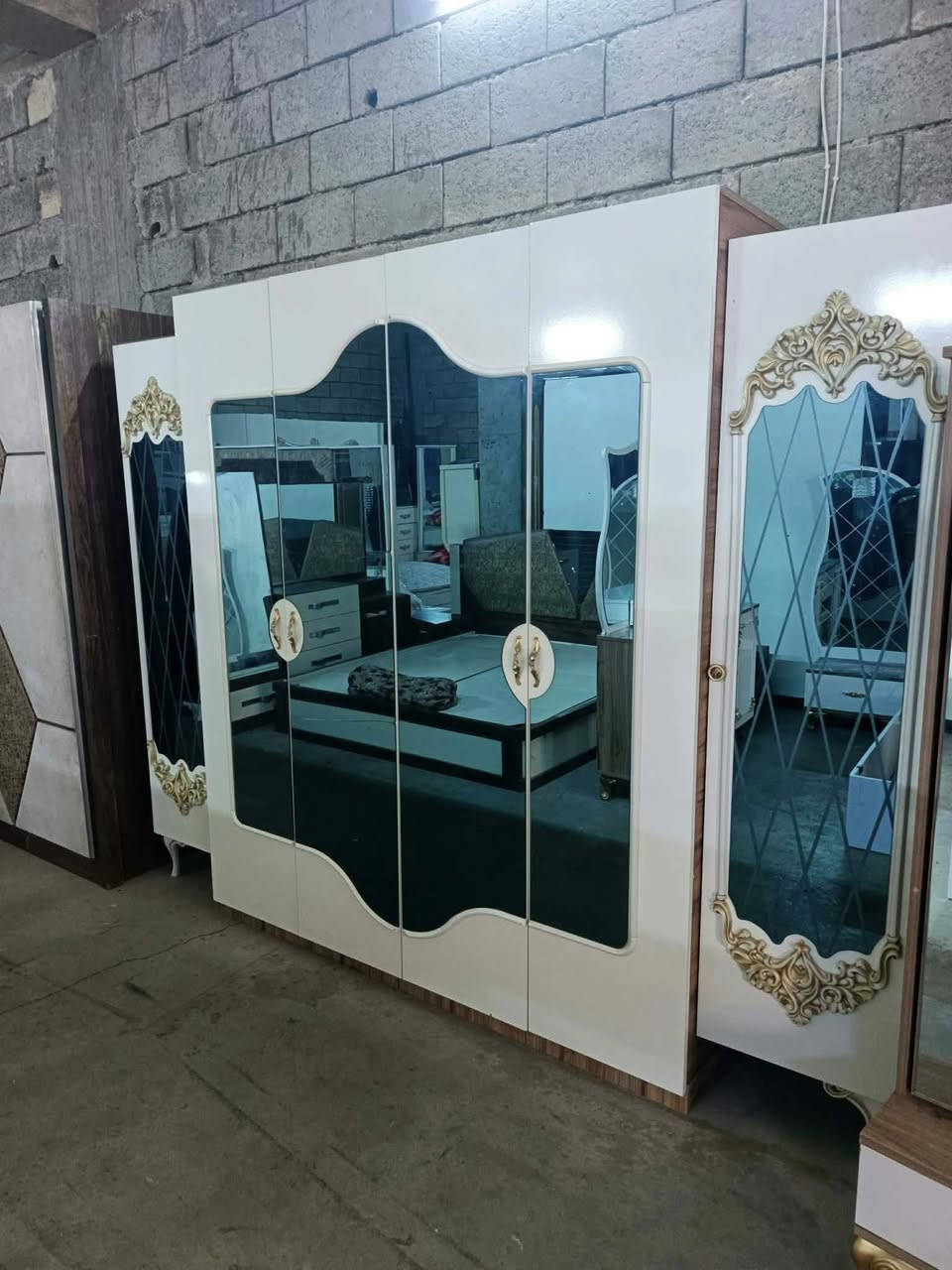 غرفه نوم للبيع السعر 675الشراي يخابر رقم ***********
