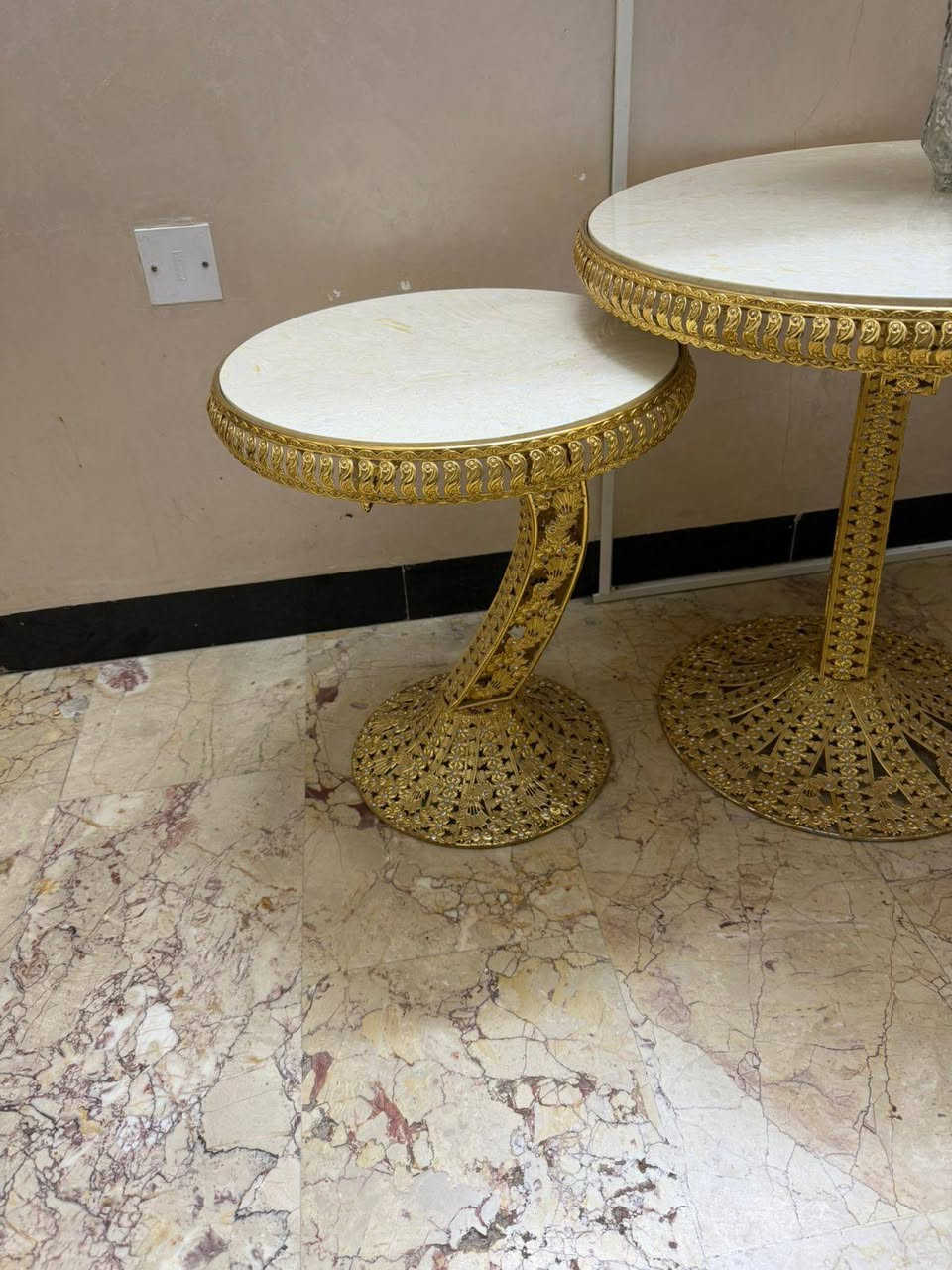 سيت طبلات  ٣ قطع  ( ٢ وسط ١كبير) نضيفات   الواجهه مرمر
للاستفسار على الرقم ***********
