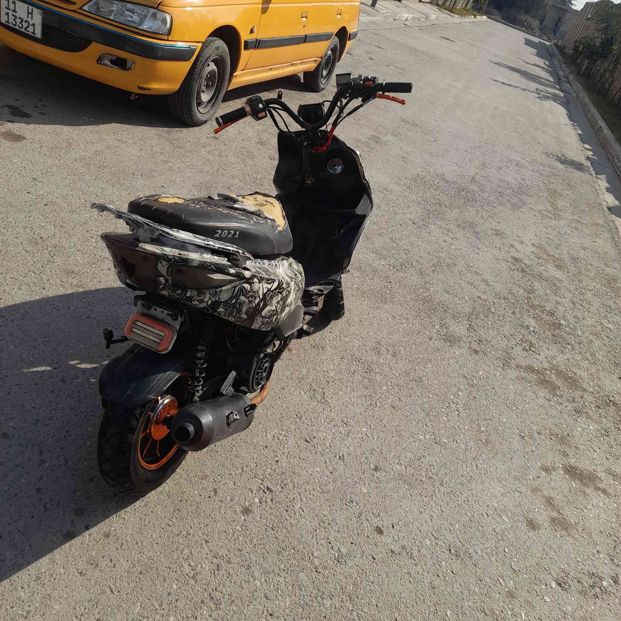 دراجه للبيع ابيع كوم حديد خربطت عندي وطفت وما اعرفلها 
وما اعرف شبيها عارضها 175 وبيها مجال للستفسار 
*********** مكاني فلكت سلمان باك
