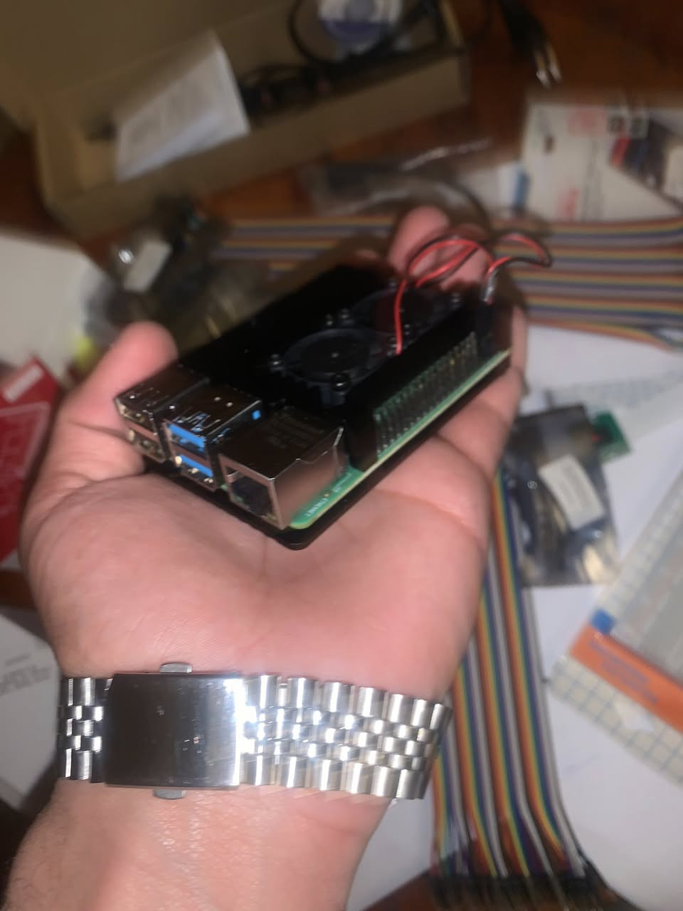 رايز بيري باي 4 نسخة ال8gb اوبن بوكس استخدام على كد الفحص + esp32 مع الكيبلات والاكسسوارات وwhite bored  وانواع الكيبلات female to male  و female to female  مع موس وكيبورد لوجتك اوفس الغني عن التعريف للبيع بسعر 250 الف *********** مكاني السيدية
