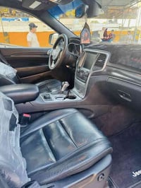 شيروكي ليمتدد صور بل منشور سعره220وبيه مجال بسيط الاتصال عل رقم 077093...