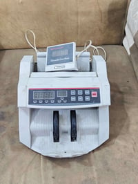 للبيع: ماكينة عد نقود (Money Counter) بحالة جيدة المواصفات: الوظيفة: ع...