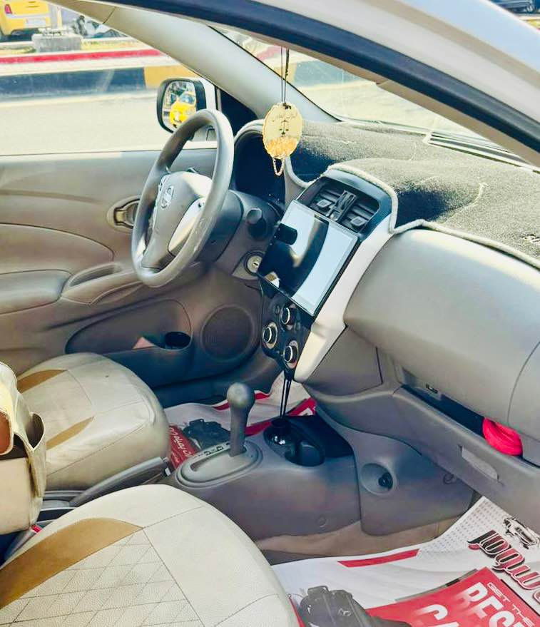 السلام عليكم 
نيسان سني 2020 بليت ازرق 
((السيارة على وضع الشركة ))
السيارة كفالة عامة من الصبغ والتبديل 
كير مكينة كهربائيات تبريد تدفأة كفالة عامة 
ماشية 100 كم 
سنوية ساقطة شهر ٩ 
اتصال فقط ***********

السعر 110 ورقة بغداد, العراق
