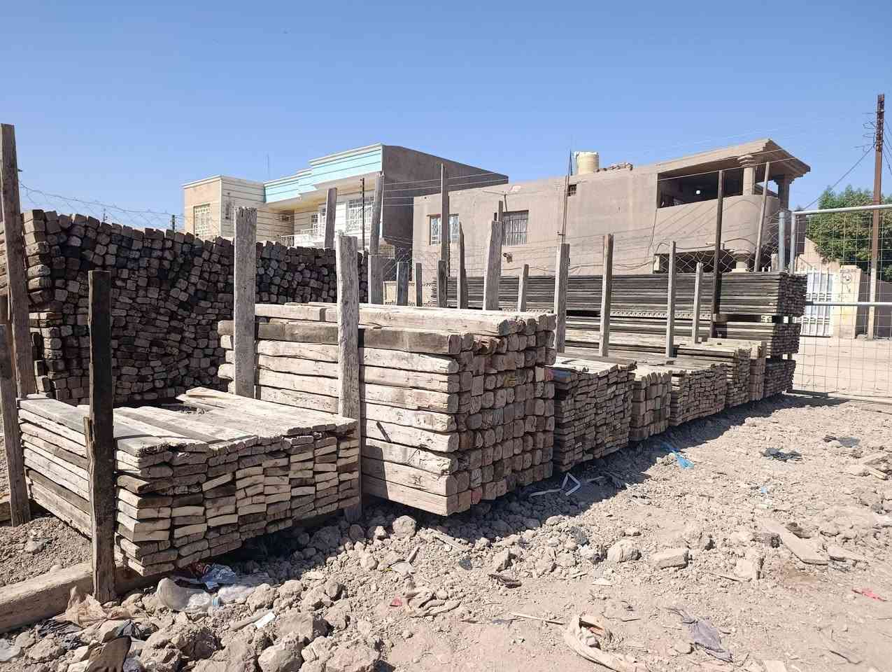السلام عليكم سير للبيع مقاصير مرابيع 
ولوح طول مترين ومترين ونص العدد 11مكعب ونص
وعصافير عددهن 120العنوان بابل حي العسكري للاستفسار 
***********
