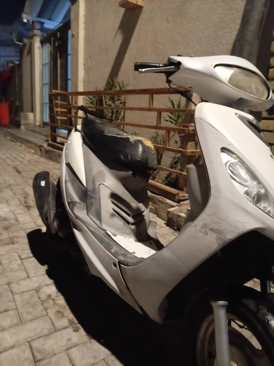 السلام عليكم ورحمة دراجه ماكس قجمه نضيفه وحلوه محرك مامفتوح مانقصه اي شي فقط بس جوزه سعر 650 بواتساب ***********
