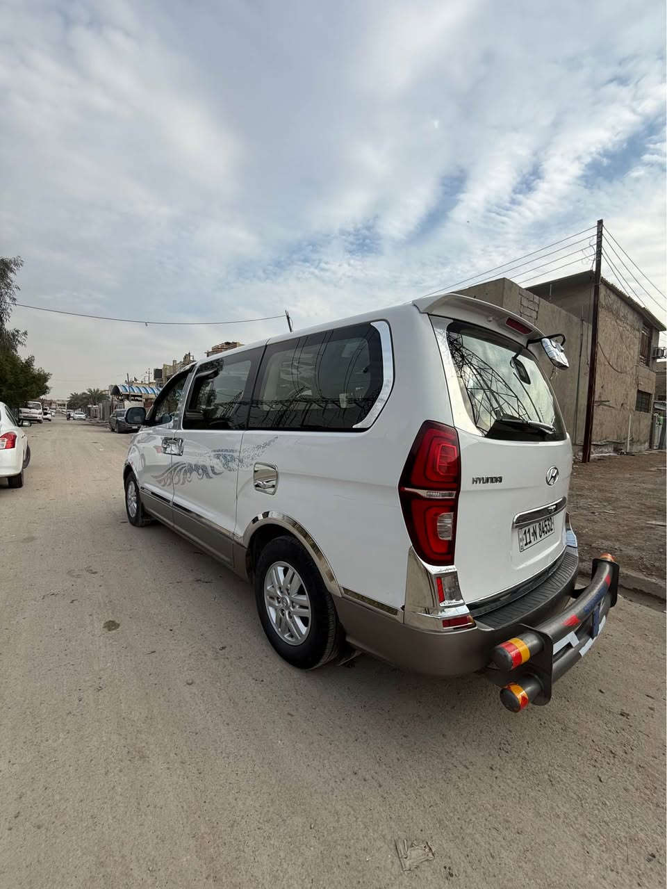 موديل 20 اصل محرك الديزل مفتوح كير عادي 
ماشية 200 الف
السيارة كاملة من كلشي 
مكفولة من صبغ تبديل معجون  
المحرك بي بخار فقط
خصوصي بغداد 
مكاني بغداد الشعب 
السيارة 7 راكب السنوية
بالواقع 9 راكب السعر 250. 
وبية مجال للشراي *********** بغداد, العراق
