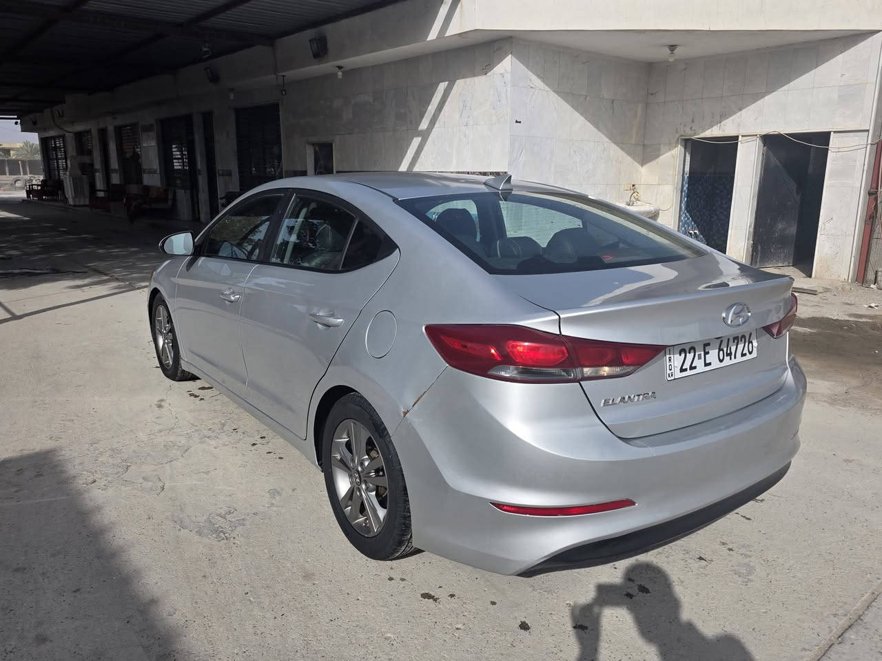 السلام عليكم 🫡
هيونداي النترا  2017 (وارد أمريكي) ✅

المواصفات 🔰
- شاشة بلاديه
- ثلاث أنظمة قيادة (اقتصادي - عادي - رياضي)
- محرك 2000 دوش 
- مري تحكم كهربائي
- مثبت سرعة
- تحكمات ستيرن كاملة
- كامرة خلفية 
- ويل مقاس 15
- رقم شمالي أربيل 
- السبير غير مستخدم اطلاقاً 
باقي المواصفات معروفة …
والسونار موجود 
الضرر او الحادث ⚠️
فقط دعاميات مصبوغات باقي كفاله عامه 
***********  رقم الاتصال 

⭕️ العنوان:  بابل الاسكندريه
