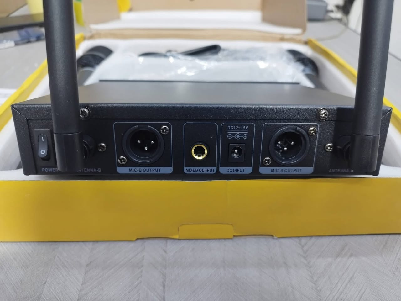 مايك احترافي  UHF – Professional Audio
🔊 جودة صوت عالية وواضحة
📡 نظام لاسلكي UHF بثبات ممتاز
🎶 مناسب للحفلات، المناسبات، المساجد، المحاضرات
⚙️ مزود بشريحة DSP لتحسين الصوت
🔋 سهل الاستخدام وقوي بالأداء

💰 سعر مميز – للاستفسار تواصل على الخاص 📩 واتساب ***********
