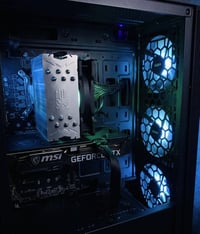 للبيع كيس فقط مستعجل كلش هواي • المعالج: Intel Core i5-10400F (6 أنوية...