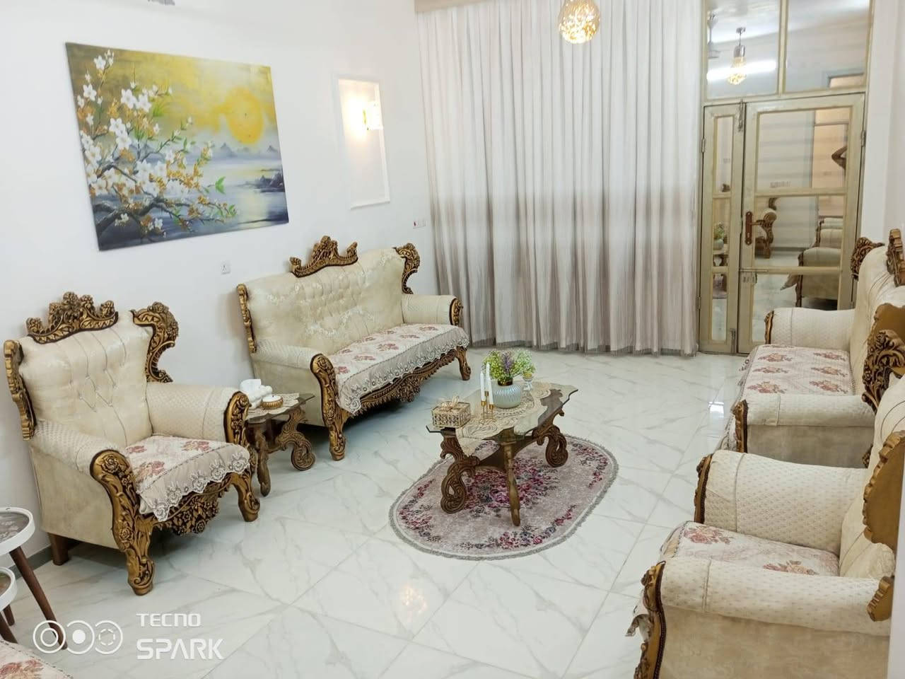 السلام عليكم بيت زراعي سند 25مساحة 130 بناء حديث ويحتوي على مطبخ واستقبال ومساحة درج غرفة ارضية خدمات كامله الطابق الثاني غرفتين نوم مع حمام او مساحة كبيرة بناء درجة اولى للاستفسار على الرقم ***********
