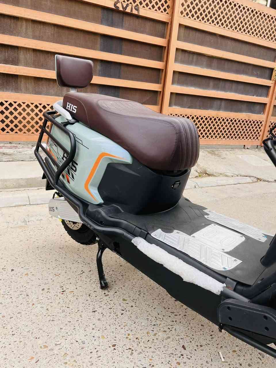 سلام عليكم ورحمه الله وبركاتو
دراجه شحن الصاعقه موديل 2026
ملف 2000 عدد البطاريات 6”
عدد التحويلات 4 عداد السرعه100
عداد الكيلو متر 1066تقطع مسافه 70 k
 السعر 950 وبيه مجال بسيط جدا مكاني بغداد الزعفرانيه ***********
