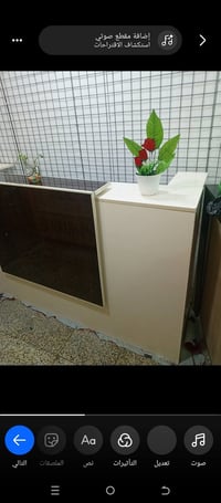 ،، ميز مع اغراض صيانه كامله،، مع شاشات تقريبا 80 قطعه،، مع بطاريات،، م...