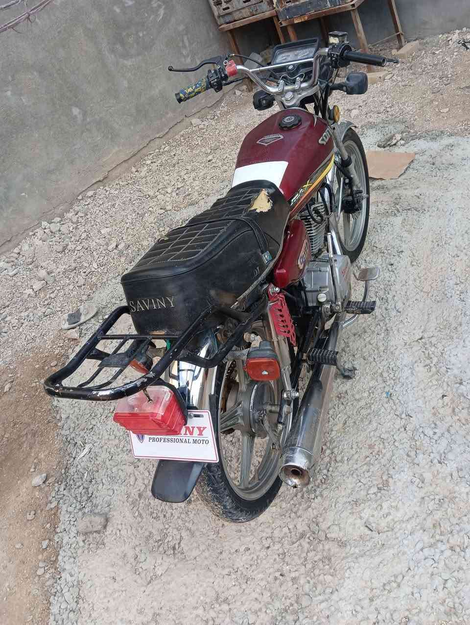 لبيع موطور نضيف موديل 21 منفيس شراي تصال مكاني لرمادي لحوز *********** سعر خاص
