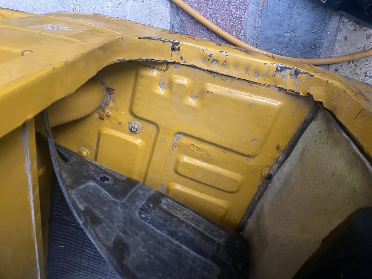 السلام عليكم تكتك الصفره ١٩شهر٤ارواق السعر.5300. وال تكتك الحمره موديل 18رقم وسنويه السعر 5500 رقم الهاتف ***********
