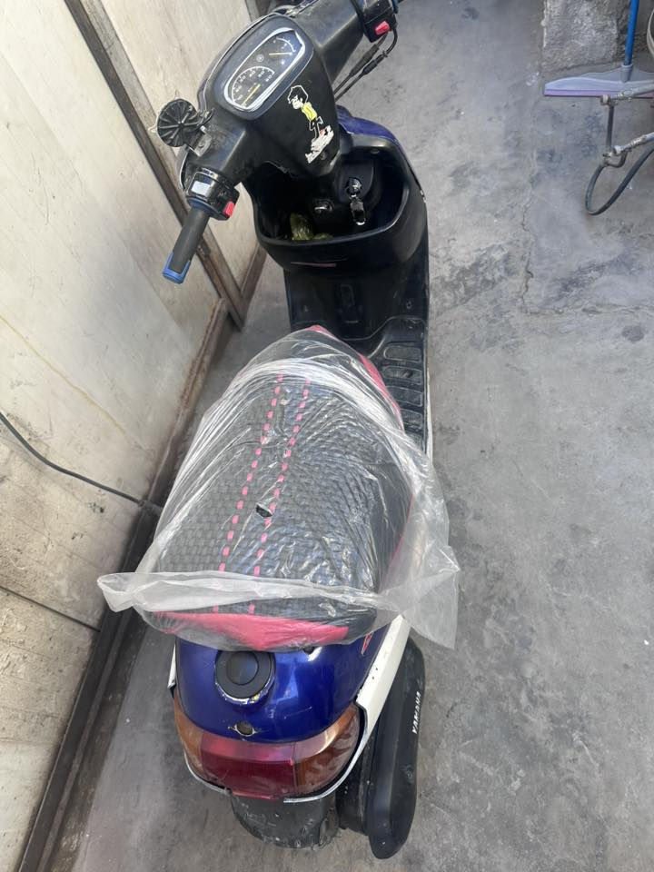 السلام عليكم للبيع شغاله هندر واحد نقص خرز كلج امامي تعبانات اشاير شغال وهورن سلف باتري ضعيف بيها ونه خفيفه بل مشي سعر 170  بيها مجال بسيط رقم *********** مكاني البياع تقاطع الدرويش مكينه ما مفتوحه
