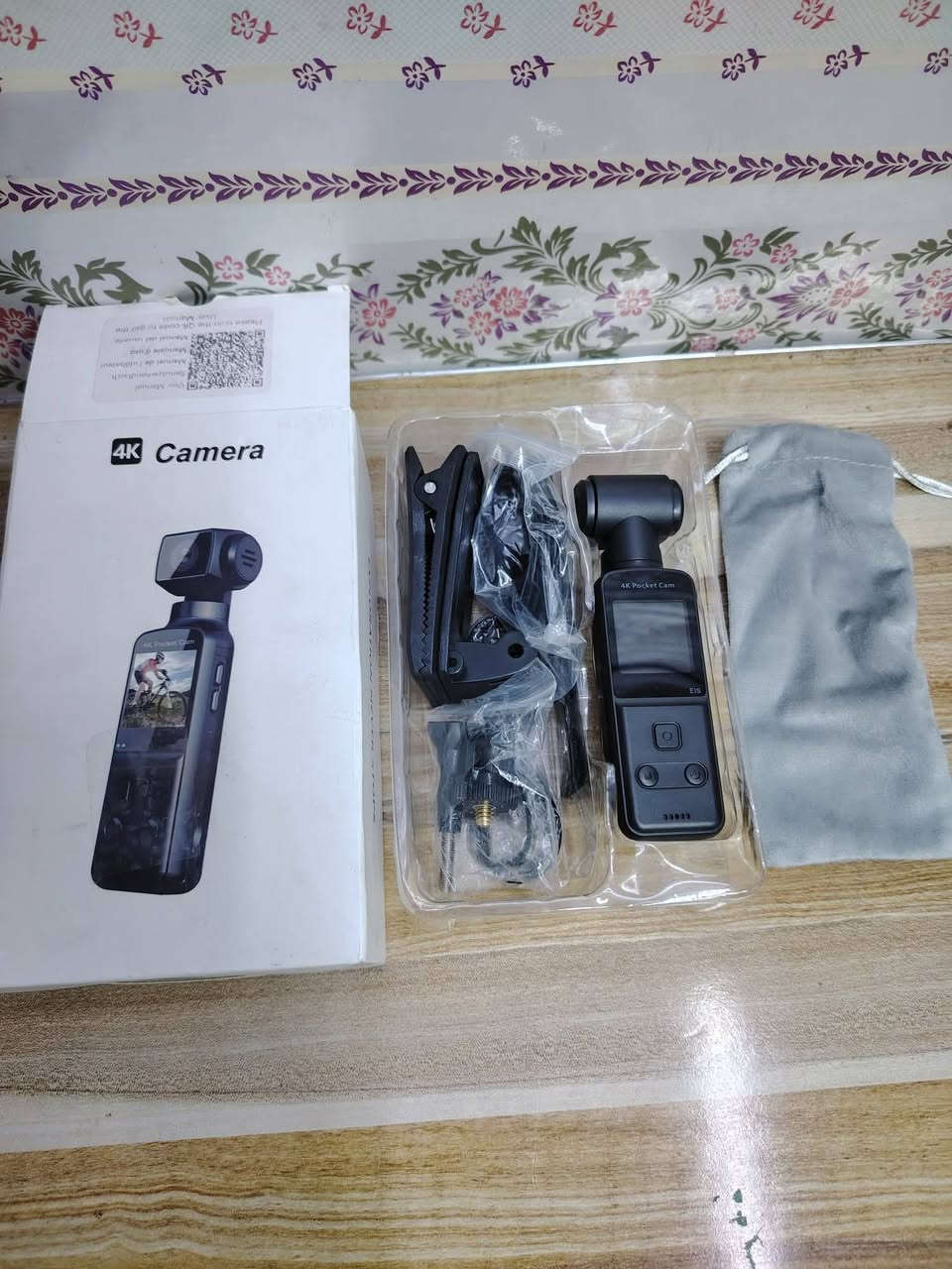 كاميرا جسم رياضية 4K مع ميكروفون خارجي، كاميرا جيب صغيرة Wifi للفيديو والصوت قابلة للدوران ومضادة للاهتزاز مع منفذ رام ومسجل لسائق الدراجة أثناء السفر للرياضة الخارجية والدراجة والسفر موضحة بالصور
 السعر 40 الف مع التوصيل


**إذا كنت صاحب هذا الإعلان وتريد حذفه لأي سبب، رجاءا أرسل رسالة إلى الدعم الفني**