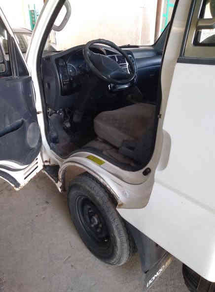 السلام عليكم 
كيا حمل 2012 مكفوله كفالة عامه ماعدا الدوسات بيهن جنزار سياره بلاديه محرك كير تبريد شغال مكانها المحموديه السريع الدولي شيشبار والسعر 97 وبيها مجال للطيبيين ***********
