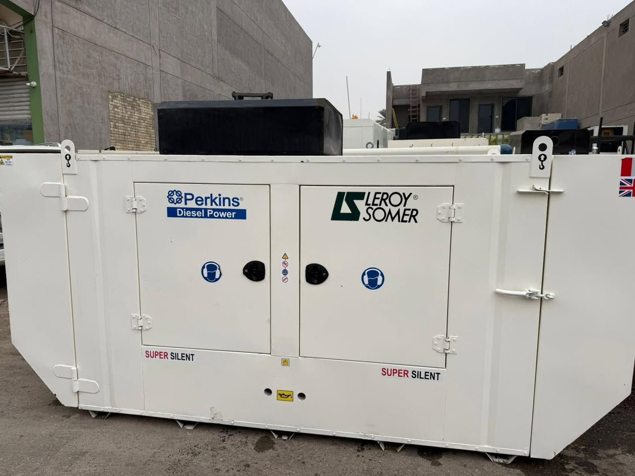 للبيع — مولد بيركنز إنكليزي أصلي
⚡ القدرة: 150 K.v
🔇 كاتم صوت 100% عراقي 
‏🇫🇷 رأس التوليد توليد:لوري سومير
⏱ ساعات التشغيل:2480ساعة فقط
‏🆕 حالة المولد: اخت الزيرو
📍 المولد بلاديه — ضمان على الحمل

📞 للتواصل واتساب: ‭0770 920 5284
