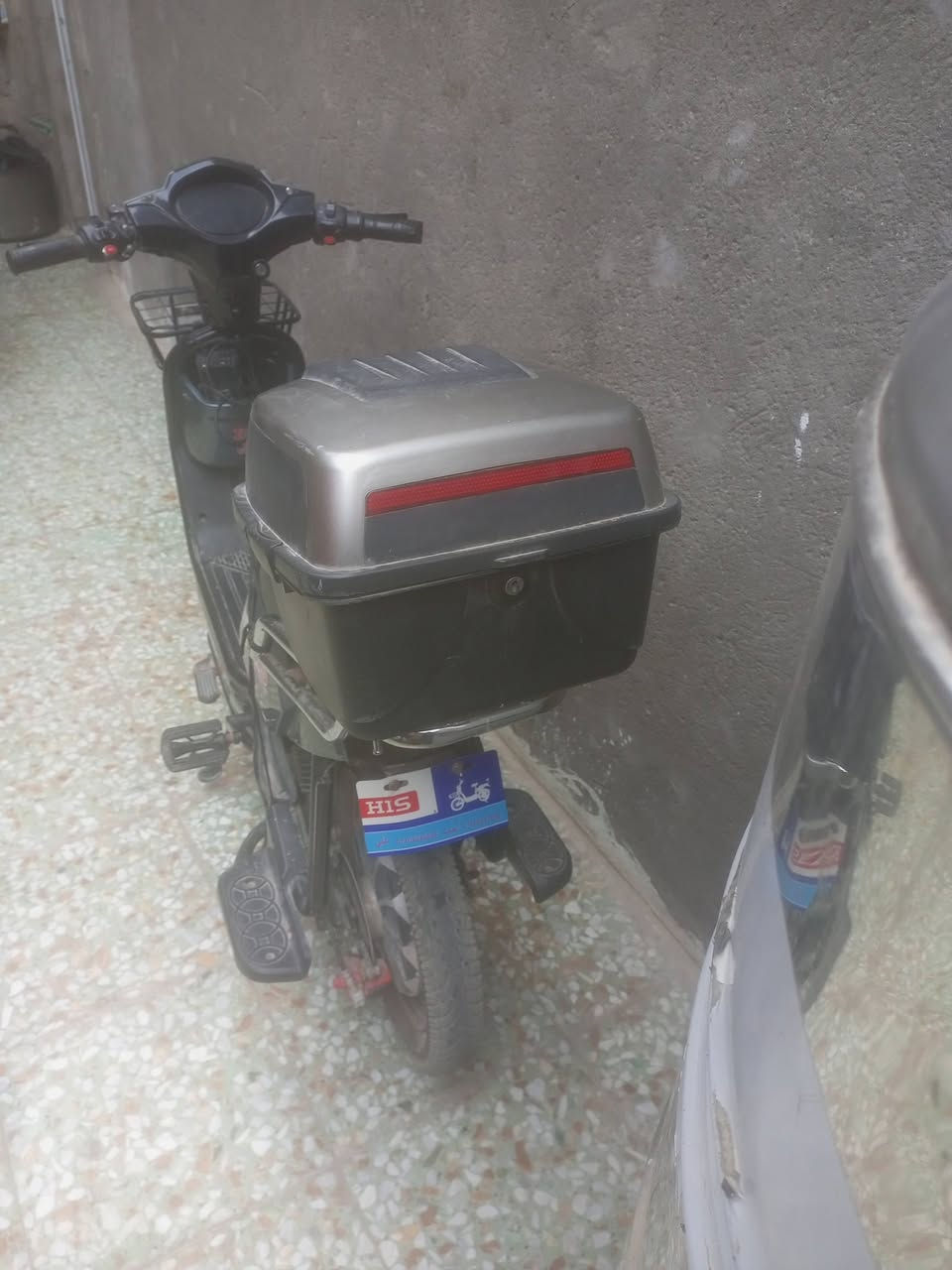 دراجه شحن موديل HIS V9 كامله كلها شغاله نقصها جاملغ خلفي مكسور بس موجود مكاني بغداد العبيدي سعرها 350 
رقمي ***********
