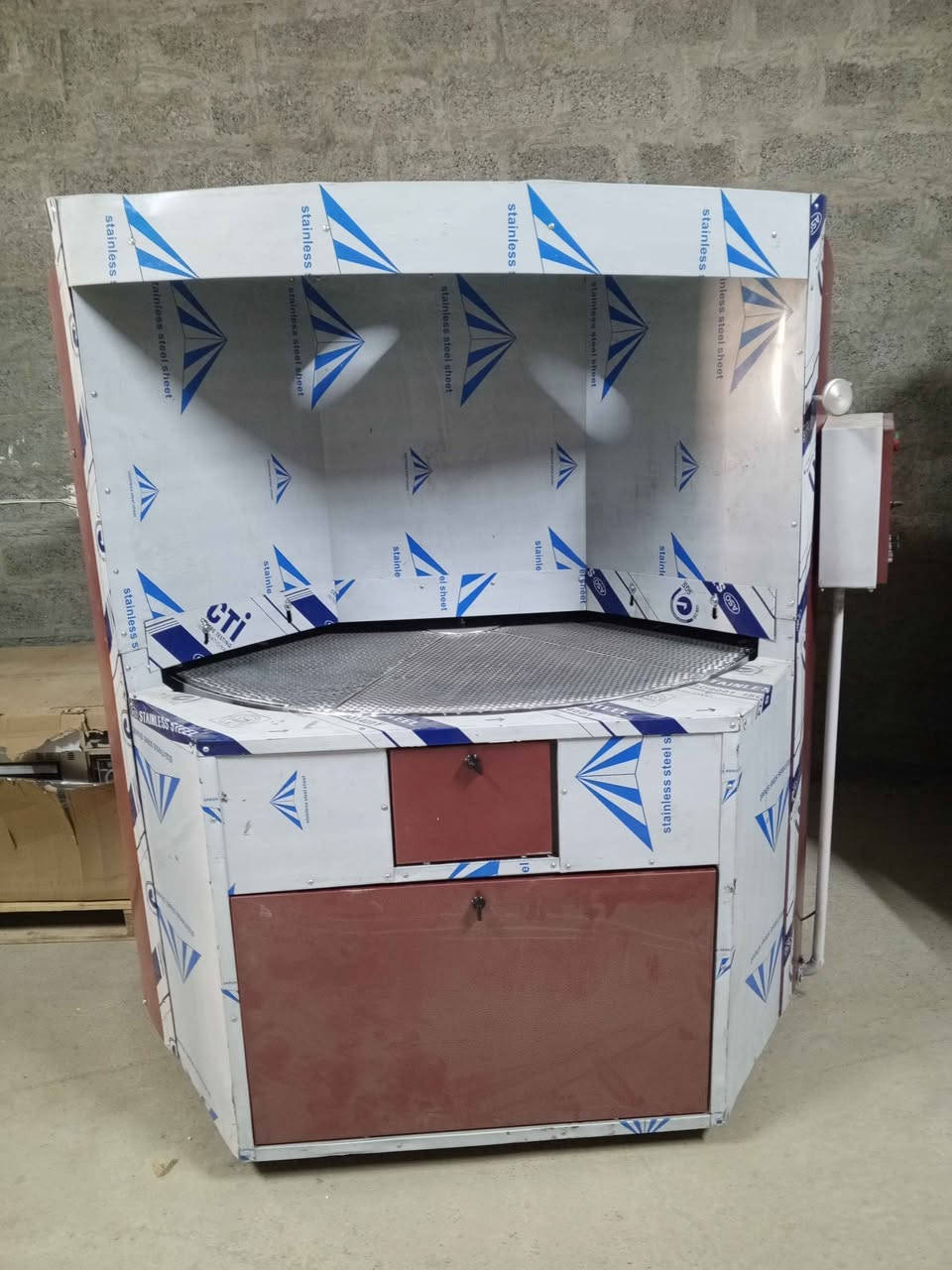 فرنی کولێرە قیاسی ١٩٠ ئیرانی نوی 
بۆ فرۆشتن
ژمارە مۆبایل  *********** أربيل, العراق
