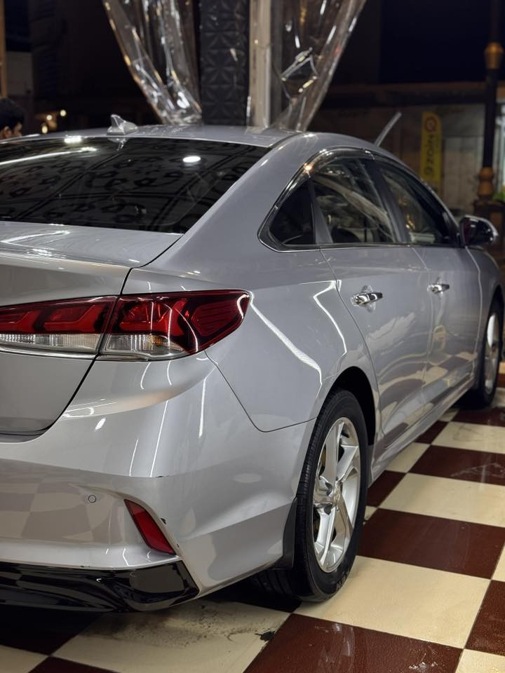 السلام عليكم سوناتا وارد كوري  بيها منضومه غاز بلاديه مديل 23 سياره جديده شوف العين ما ناقصها شي تخم تيارات شادلها ما صار هواي كفاله عامه السياره فول مواصفات عده الفتحه لل تواصل / *********** 
السعر 205 ورقه و بيها مجال قليل
