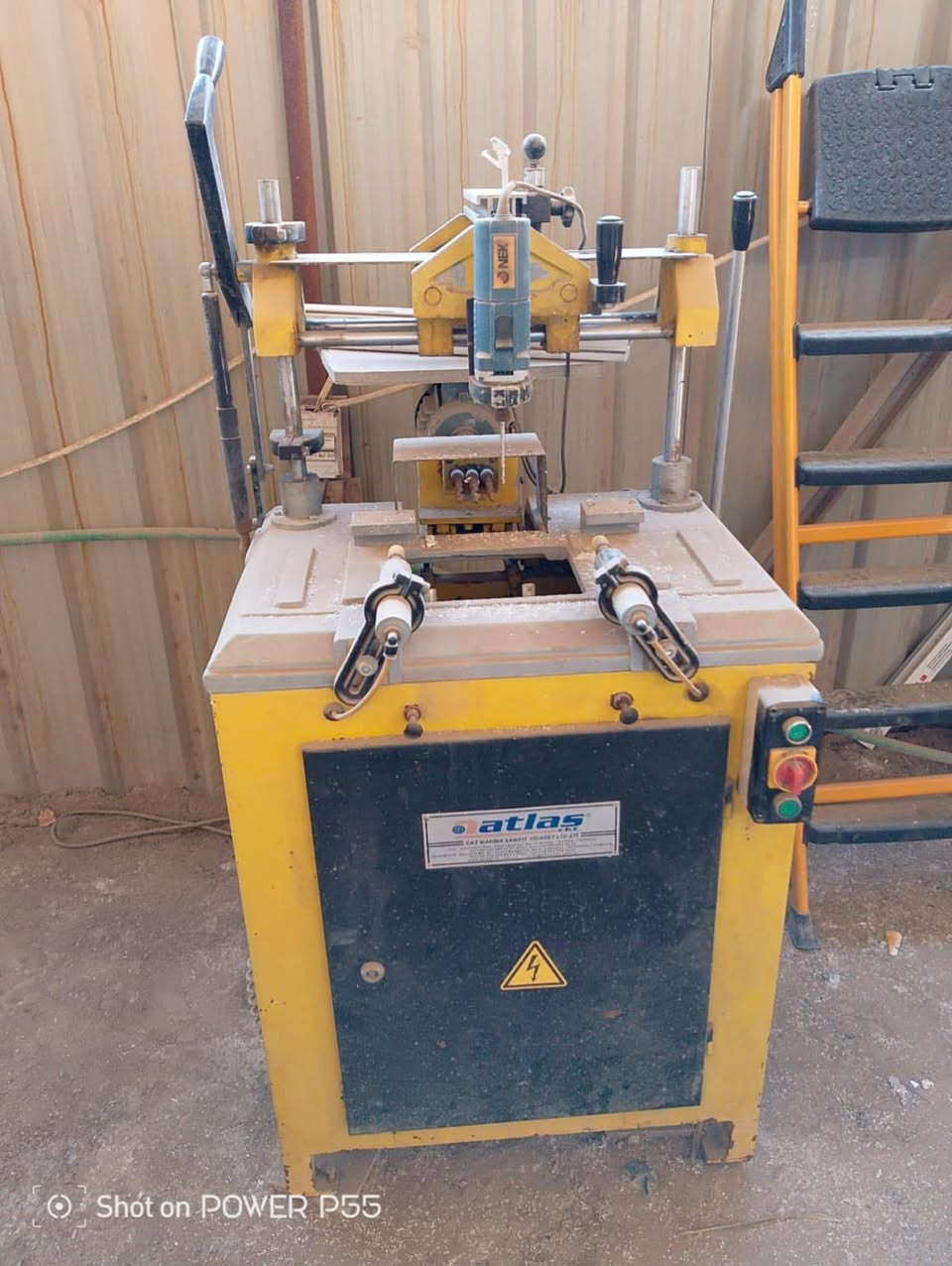 السلام عليكم
معمل اطلس للبيع 
معمل كامل عدا الكمبريسر ونضامه ثري فيز 
مكانه ديالى بعقوبه 
عارضه بـ 5 مليون 
للأستفسار ***********
