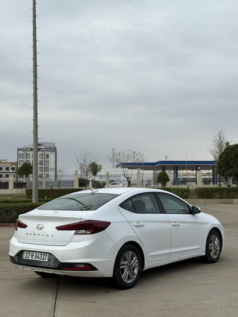 النترا وارد امريكي 2020 / محرك ٢٠٠٠ دوش
السياره بدون دواخل بدون ايرباك 
مواصفات / ويل كب . شاشه وكامرا .رادار جانبي .تحكم ستيرن كامل مع مثبت سرعه .
السياره ماشيه 96 الف مايل 
داخله كلين / شاصي وصور امريكا بلمنشور
الصبغ / صفحه سايق صبغ اثر شخوط بدون دواخل / وباب خلفي نفر صبغ بدون دواخل بدون ايرباك يعني 5 قطع صبغ بجم كبس 
محرك مفتوح تبديل رواجز فقط 
سنويه ورقم جديد فحص وهزه جديد 
مكان السياره اربيل 
تحويل مباشر نفس اليوم 
مكان السياره اربيل / السعر 128 مجال قليل 
*********** واتس واتصال
