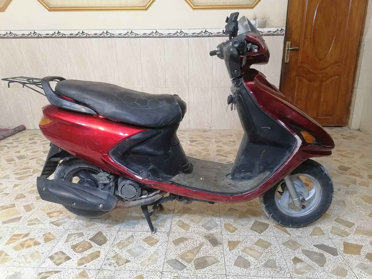 السلام عليكم نجف حي النداء
فراشه فحل نظيفه وحلوه ومحركه ناعم
وبالواقع احلى من بالصور كهربائياته كلها شغاله
الدراجه كل شي ما بيها نقص بس شغل واطلع
***********
